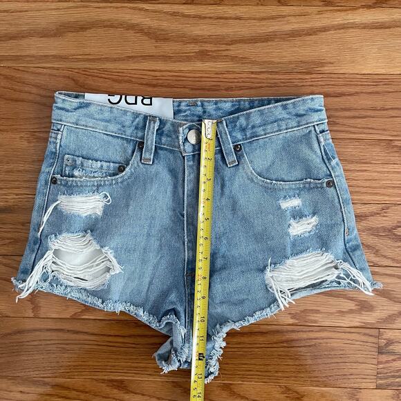 BDG Hamilton Jean Shorts Womens 27 Distressed High Rise Cheeky Boho Daisy Dukes - Picture 6 of 7